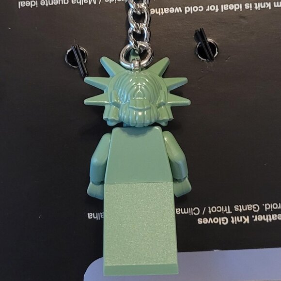 LEGO Statue of Liberty Keychain - Unique Collectible! - Fun Accessory for Fans! - Picture 7 of 7